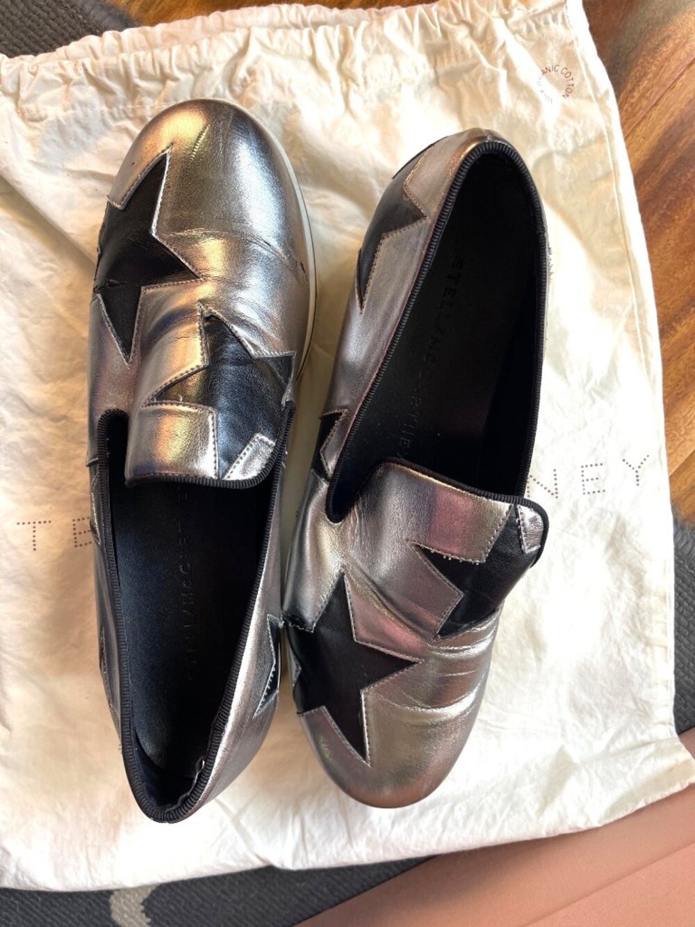 Stella McCartney Silver/Black Faux Leather Binx Star Slip On Sneakers Size 39 - Picture 12 of 13
